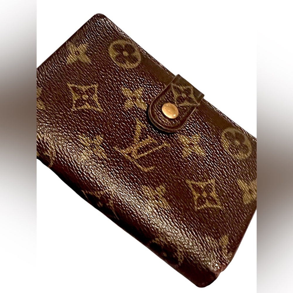 Authentic - LOUIS VUITTON Monogram Kisslock Wallet